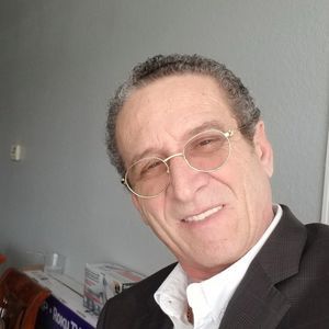 Meet your Posher, Moises